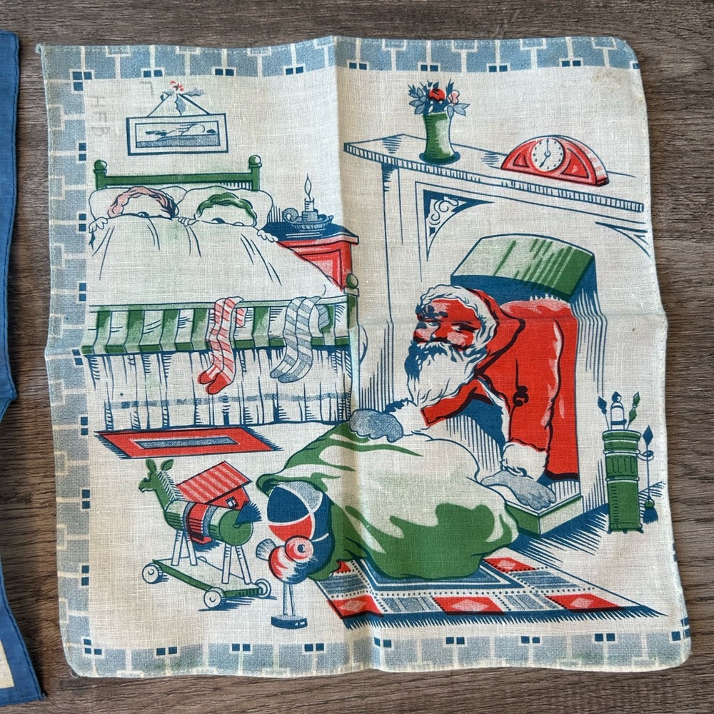 Vintage Festive Christmas Handkerchief Duo - Picture 3 of 7